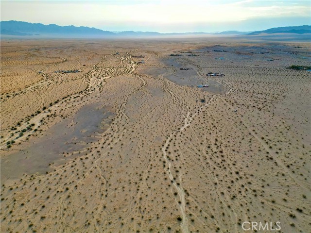 1 Sullivan Rd, 29 Palms CA: https://media.crmls.org/medias/3ade36a7-03c2-456e-9ba6-b6c0ae40070c.jpg