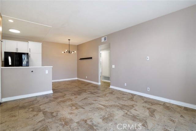 Detail Gallery Image 5 of 20 For 27614 Susan Beth Way #F,  Saugus,  CA 91350 - 1 Beds | 1 Baths