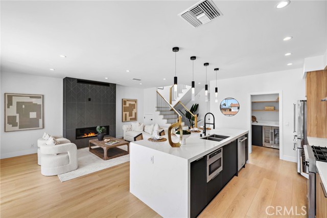 Detail Gallery Image 12 of 74 For 26141 via California, Dana Point,  CA 92624 - 5 Beds | 5/1 Baths