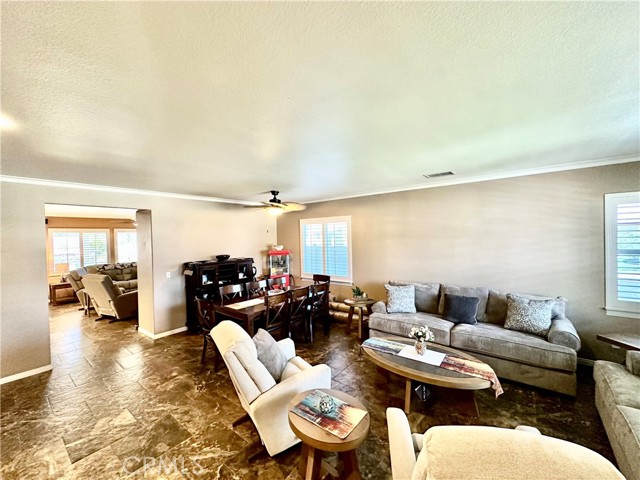 Detail Gallery Image 10 of 30 For 35579 Country Creek Dr, Yucaipa,  CA 92399 - 4 Beds | 2 Baths