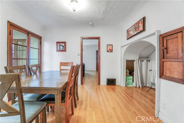102 Bonito Avenue, Long Beach CA: https://media.crmls.org/medias/3adfef2f-f066-4455-8ca2-89b3f1d0b07c.jpg
