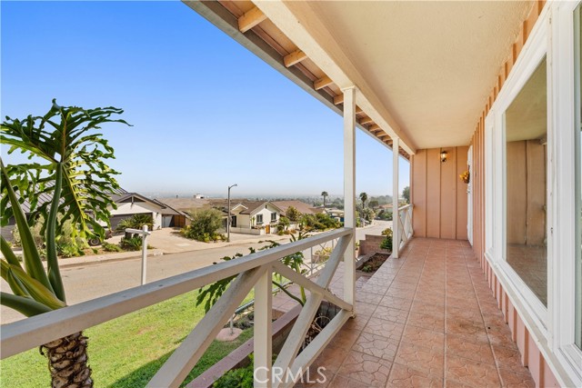 Detail Gallery Image 4 of 39 For 5218 Veronica St, Los Angeles,  CA 90008 - 3 Beds | 2 Baths