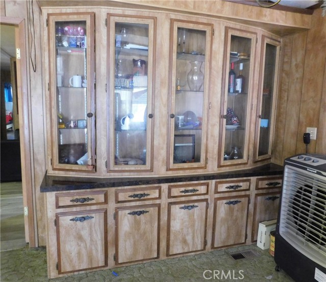 272 Desert Breeze Drive, California City CA: https://media.crmls.org/medias/3ae24178-b2ac-4d73-8d49-0b5b7b37d43e.jpg