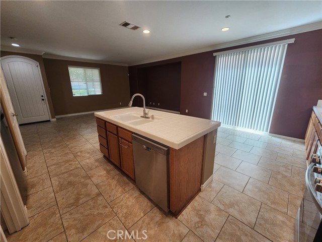 Detail Gallery Image 6 of 20 For 1760 Palermo Dr, Riverside,  CA 92507 - 3 Beds | 2/1 Baths