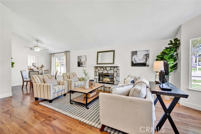 3401 Mountainside Circle, Corona CA: https://media.crmls.org/medias/3ae4de37-84ec-4b80-aeeb-202d9ee550aa.jpg