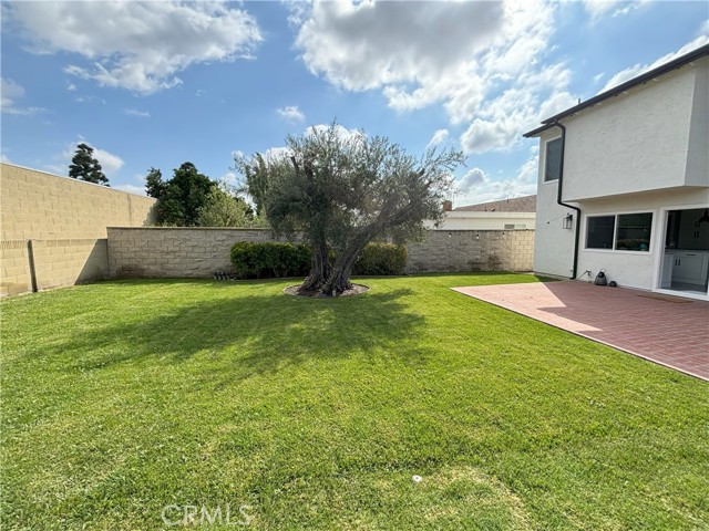 Detail Gallery Image 9 of 28 For 9021 Hyde Park Dr, Huntington Beach,  CA 92646 - 4 Beds | 2/1 Baths