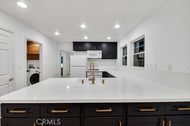 Detail Gallery Image 6 of 20 For 30062 Big Range, Canyon Lake,  CA 92587 - 1 Beds | 1 Baths