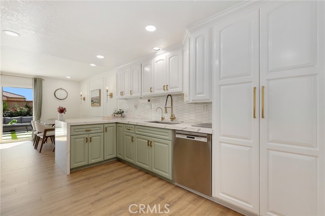 Detail Gallery Image 12 of 34 For 2332 Aspen St, Tustin,  CA 92782 - 3 Beds | 2/1 Baths