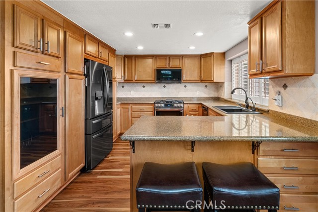 Detail Gallery Image 11 of 53 For 9151 Camellia Ct, Rancho Cucamonga,  CA 91737 - 3 Beds | 2/1 Baths