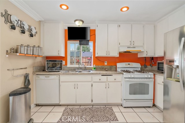 Detail Gallery Image 16 of 44 For 1949 Cottonwood, Colton,  CA 92324 - 3 Beds | 2/1 Baths