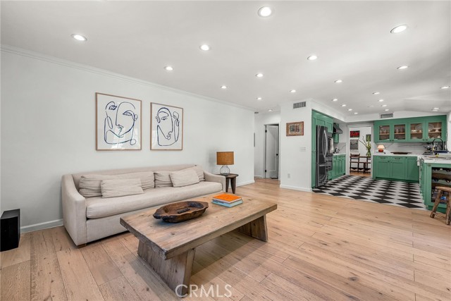 17152 Escalon Drive, Encino CA: https://media.crmls.org/medias/3ae9af76-d78c-4ddb-8867-a6ffcb089061.jpg
