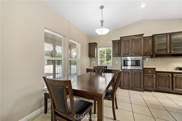 Detail Gallery Image 11 of 56 For 24285 Adams Ave, Murrieta,  CA 92562 - 4 Beds | 2 Baths