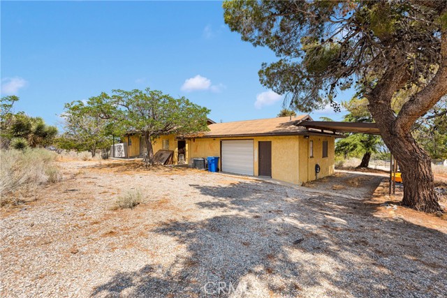 555 Mesquite Road, Pinon Hills CA: https://media.crmls.org/medias/3aeab626-e052-48ac-8901-d008d119e3a1.jpg