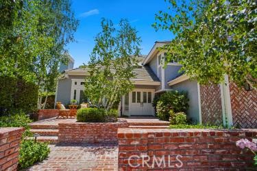 24066 Regents Park Circle, Valencia CA: https://media.crmls.org/medias/3aec2342-5c50-4dbe-880f-f44c56b0e68d.jpg