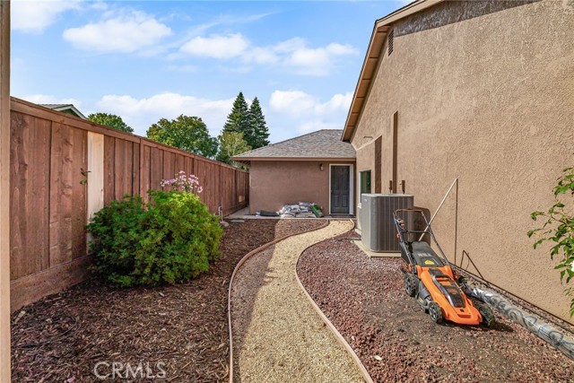 2617 Chantel Way, Chico CA: https://media.crmls.org/medias/3aec41ec-30a7-4574-bb2e-1bbc121aa764.jpg