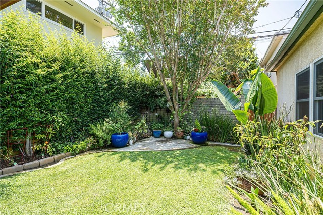 350 Claremont Avenue, Long Beach CA: https://media.crmls.org/medias/3aedb630-8fb5-4e5d-b4ed-55002209796a.jpg