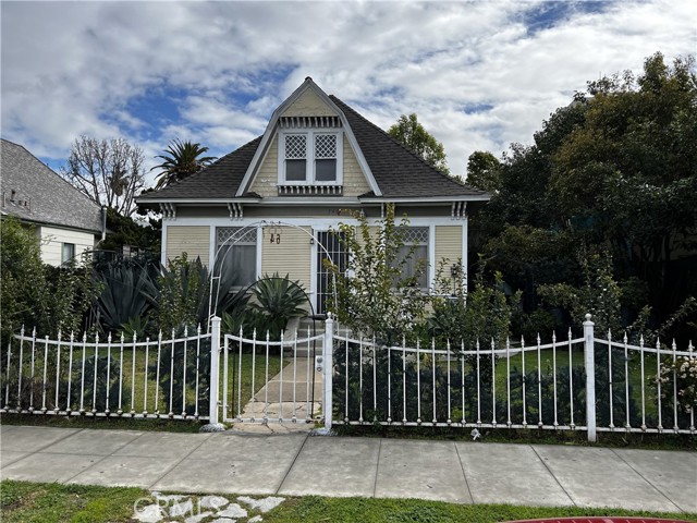 746 Cedar Ave, Long Beach, CA 90813