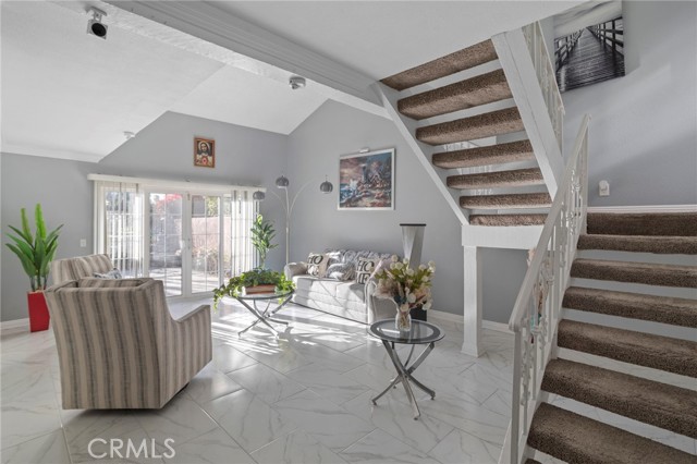 Detail Gallery Image 5 of 33 For 1981 W Bayshore, Anaheim,  CA 92801 - 3 Beds | 2/1 Baths