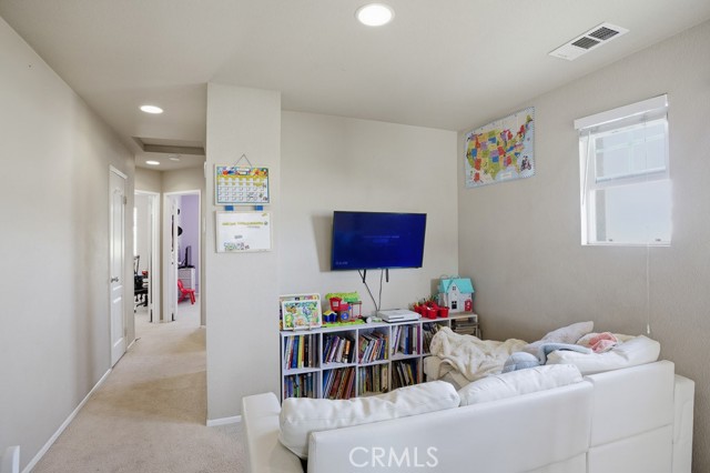 Detail Gallery Image 11 of 24 For 2676 Greenwood Ct, Palmdale,  CA 93550 - 3 Beds | 2/1 Baths