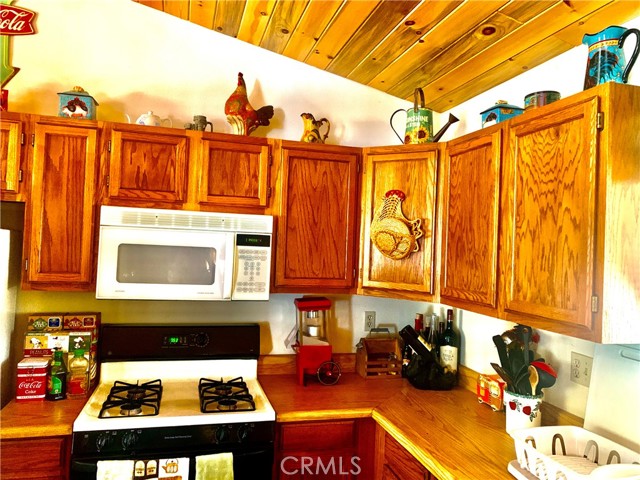 540 Yukon Road, Green Valley Lake CA: https://media.crmls.org/medias/3aefbf88-84fb-4d45-8cea-b57a7d615385.jpg