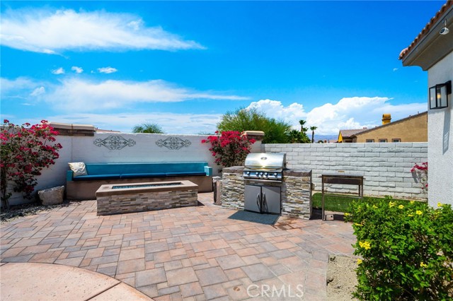 43875 Spiaggia Place, Indio CA: https://media.crmls.org/medias/3af0513d-1cf2-477c-9345-77d3cd4690c8.jpg