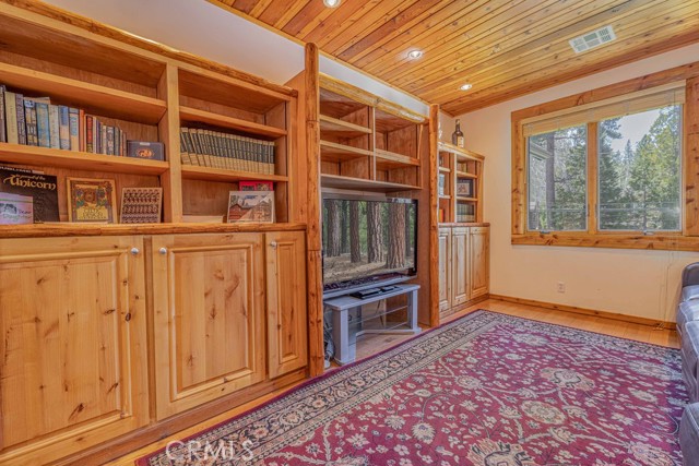 Detail Gallery Image 53 of 70 For 40202 Lakeview Dr, Big Bear Lake,  CA 92315 - 5 Beds | 3/1 Baths