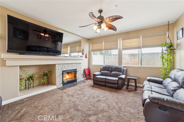 Detail Gallery Image 9 of 37 For 5418 Grand Prix Ct, Fontana,  CA 92336 - 3 Beds | 3 Baths