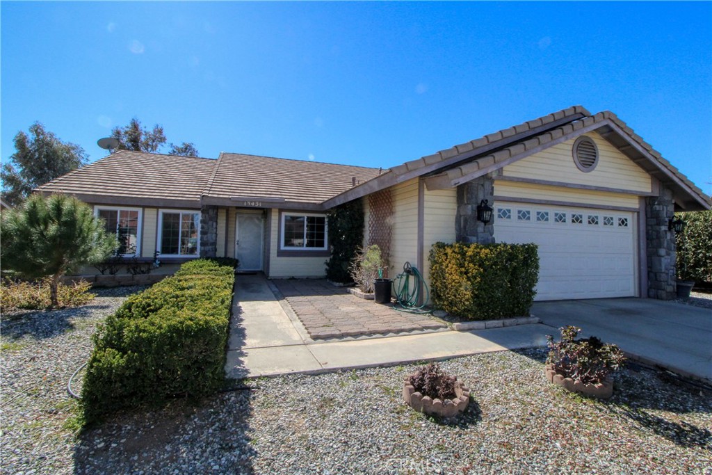 13431 Mountain Drive, Hesperia, CA 92344