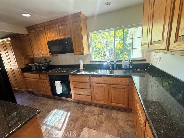 7630 Jellico, Northridge CA: https://media.crmls.org/medias/3af17c77-f8d5-42a9-8b4f-650d7a891775.jpg