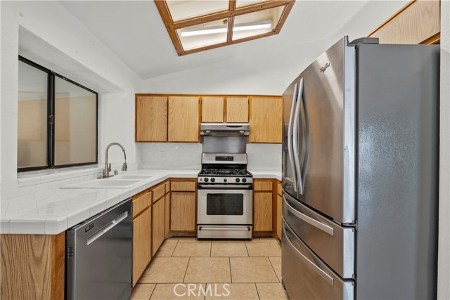 529 Hilltop, Palmdale CA: https://media.crmls.org/medias/3af220ae-5fa0-4330-a40f-6a513c1b71b4.jpg