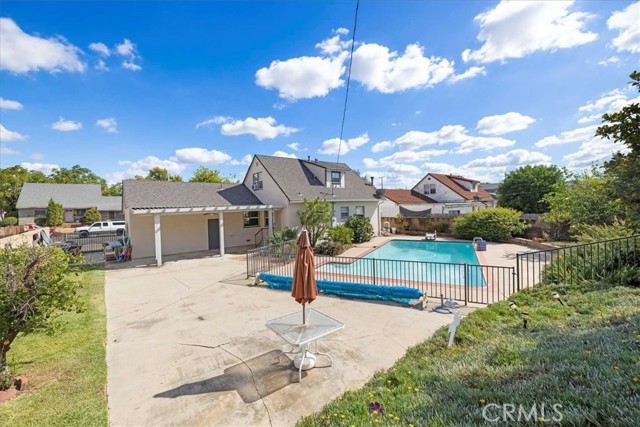 Image 19 of 27 For 737 Charter Drive