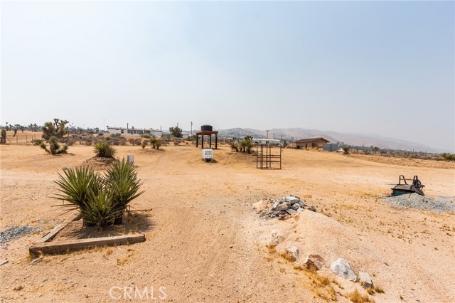 23833 Rancho Street, Apple Valley CA: https://media.crmls.org/medias/3af2d9eb-90ad-494a-b666-95cc06024457.jpg