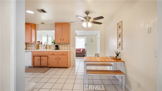 57966 El Dorado Drive, Yucca Valley CA: https://media.crmls.org/medias/3af46002-376c-4800-8553-d14faf6eea56.jpg