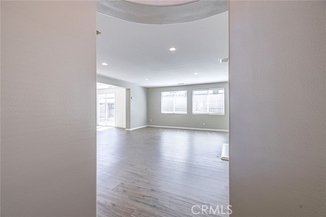 Detail Gallery Image 6 of 55 For 36425 Eveningside Dr, Palmdale,  CA 93552 - 5 Beds | 4 Baths