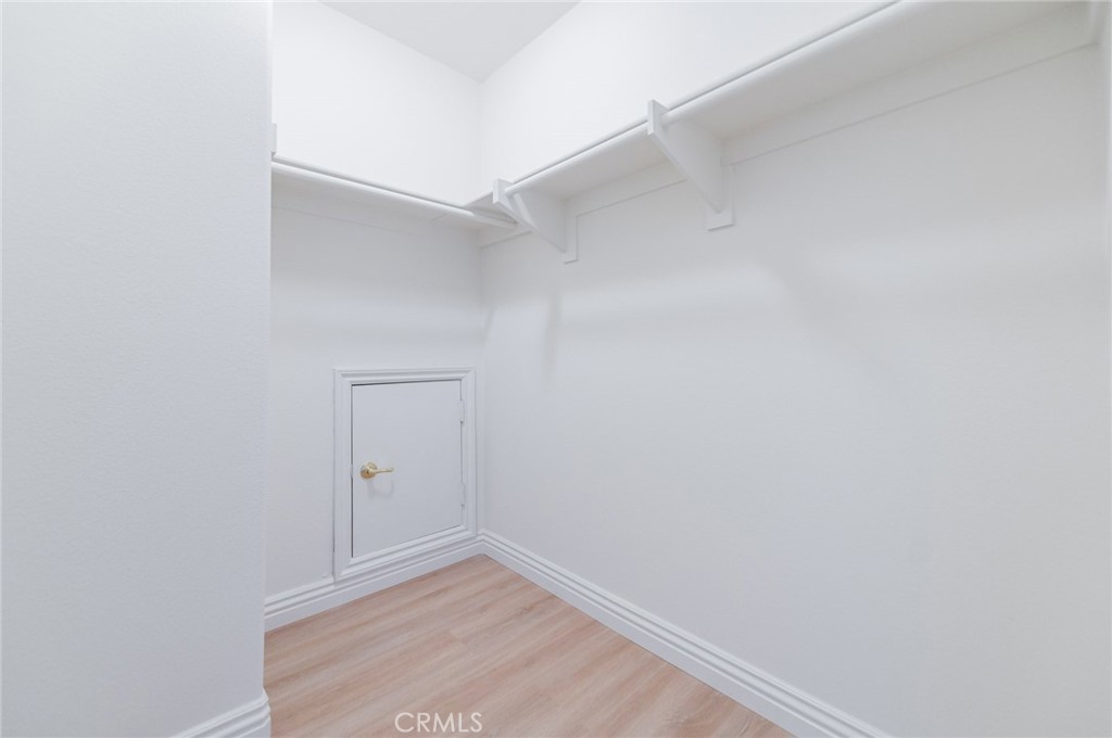 https://media.crmls.org/medias/3af660b8-53a9-4799-b48a-c2c44c41d83c.jpg?preset=X-Large