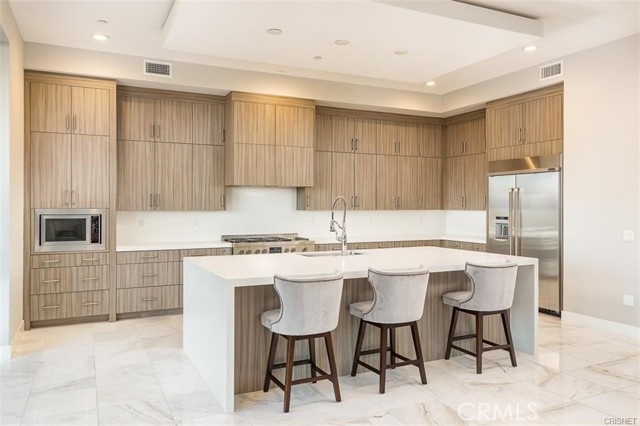 11527 N Darcy, Porter Ranch CA: https://media.crmls.org/medias/3af6ff59-d20e-48c3-b43c-de5e34a86c27.jpg