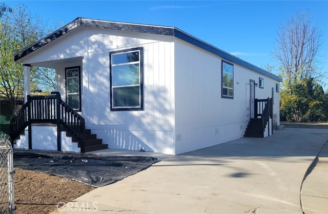 Detail Gallery Image 3 of 12 For 25177 Avenida Valencia, Homeland,  CA 92548 - 3 Beds | 2 Baths