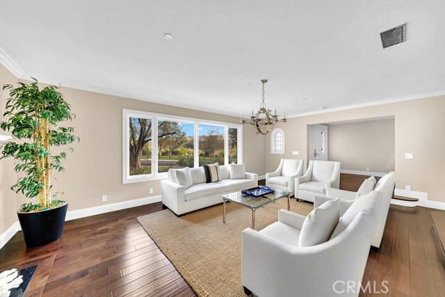 Detail Gallery Image 13 of 71 For 1962 Lower Lake Dr, North Tustin,  CA 92705 - 6 Beds | 7/1 Baths
