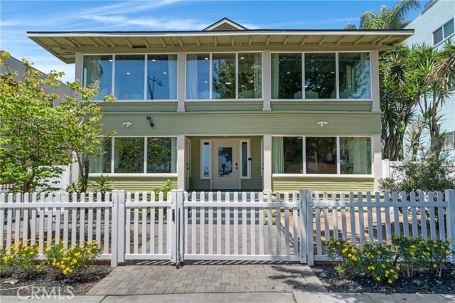 1123 E Ocean Blvd, Long Beach CA: https://media.crmls.org/medias/3af7ecb1-617d-4513-90c2-2929f25ba36f.jpg