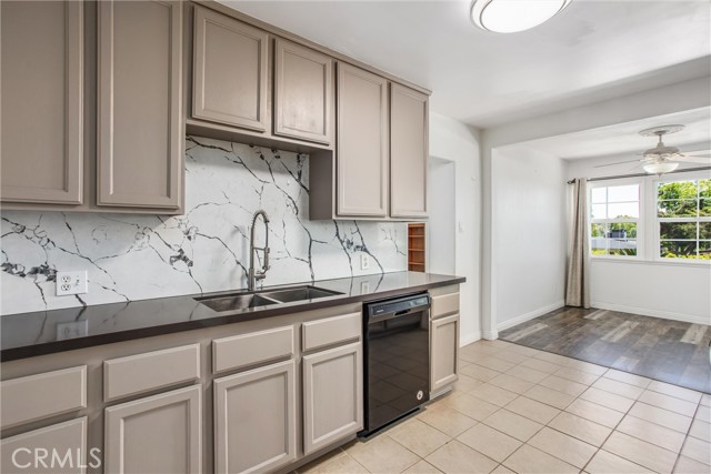 Detail Gallery Image 17 of 54 For 240 E 52nd St, San Bernardino,  CA 92404 - 4 Beds | 2/1 Baths