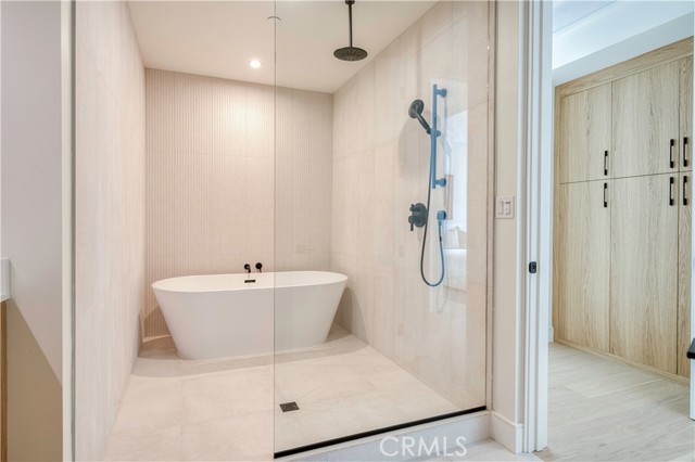 Detail Gallery Image 49 of 74 For 949 10th St #1,  Santa Monica,  CA 90403 - 3 Beds | 3/1 Baths