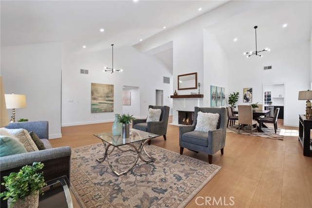 Detail Gallery Image 4 of 25 For 4424 Deanwood Dr, Woodland Hills,  CA 91364 - 5 Beds | 5/1 Baths