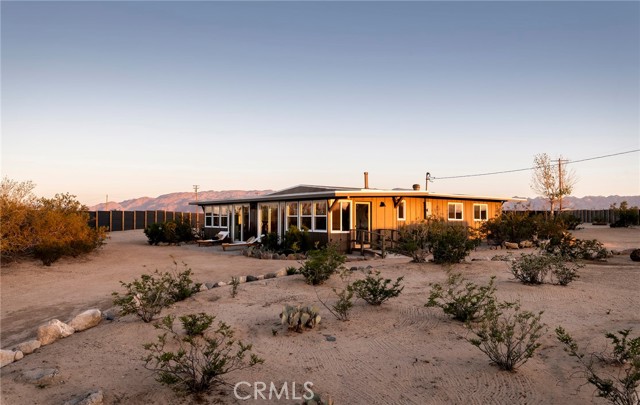 70315 Indian Trail, 29 Palms CA: https://media.crmls.org/medias/3afba7f1-2581-46bf-9873-2bfeaf8ed643.jpg