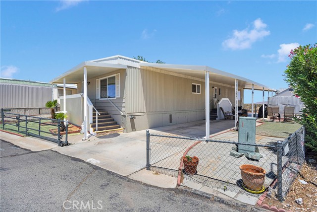 Detail Gallery Image 4 of 33 For 13393 Mariposa Rd #255,  Victorville,  CA 92395 - 2 Beds | 2 Baths