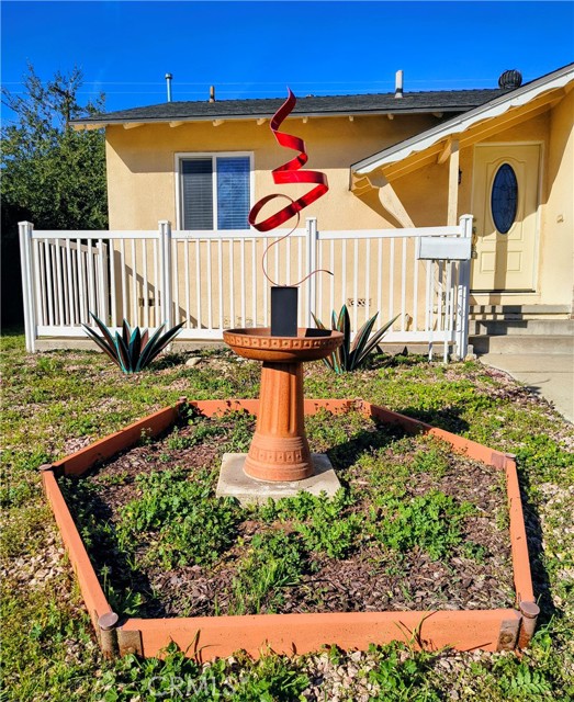 Detail Gallery Image 3 of 32 For 633 Maple Way, Upland,  CA 91786 - 3 Beds | 2 Baths