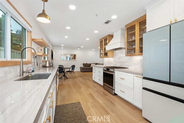 40 Camino Katia, San Clemente CA: https://media.crmls.org/medias/3afca192-6acf-423d-b070-ff0fb3f75b4e.jpg
