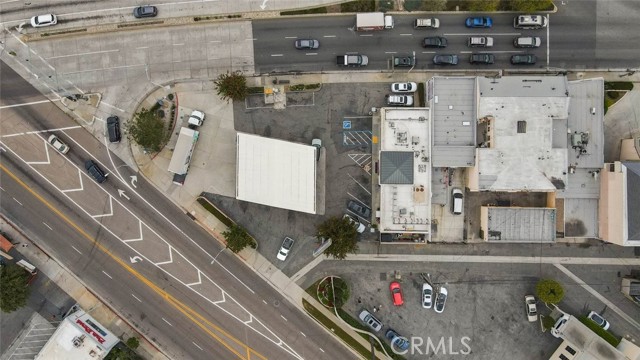 250 Atlantic Boulevard, East Los Angeles CA: https://media.crmls.org/medias/3afd7c03-7321-4247-b802-5af2c7384d65.jpg
