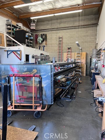 39450 3rd E Street, Palmdale CA: https://media.crmls.org/medias/3afd986d-16b2-44be-9eba-459338c019f3.jpg