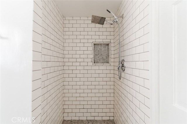 4741 Santa Lucia Drive, Woodland Hills CA: https://media.crmls.org/medias/3afe112a-9e47-4485-9d94-052766276a5d.jpg
