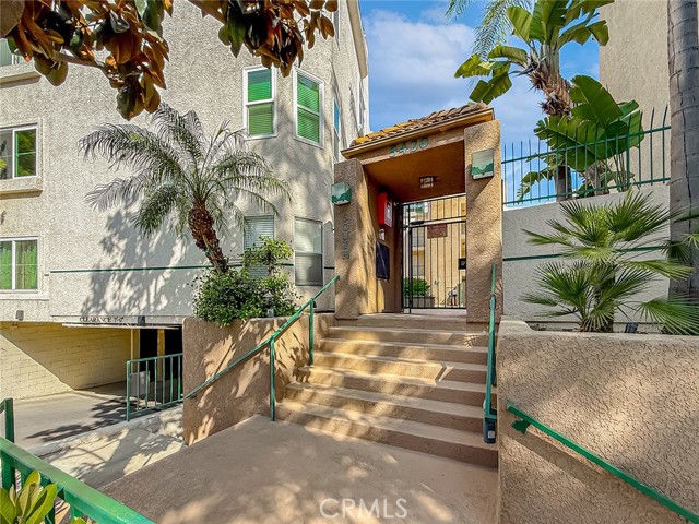 Detail Gallery Image 5 of 50 For 5420 Sylmar Ave #118,  Sherman Oaks,  CA 91401 - 2 Beds | 2 Baths